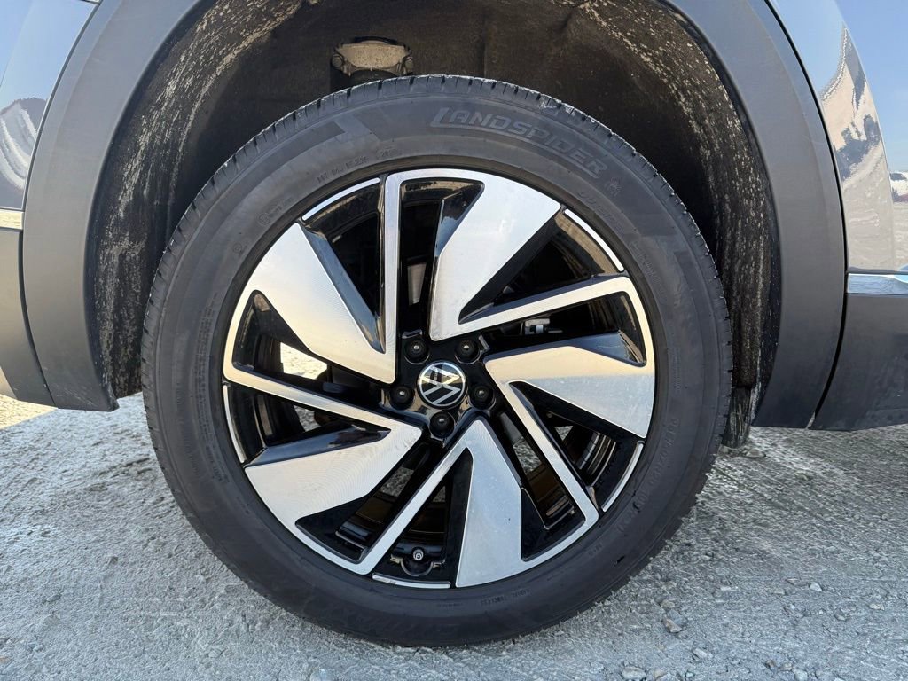 Used 2025 Volkswagen Atlas SEL image 16