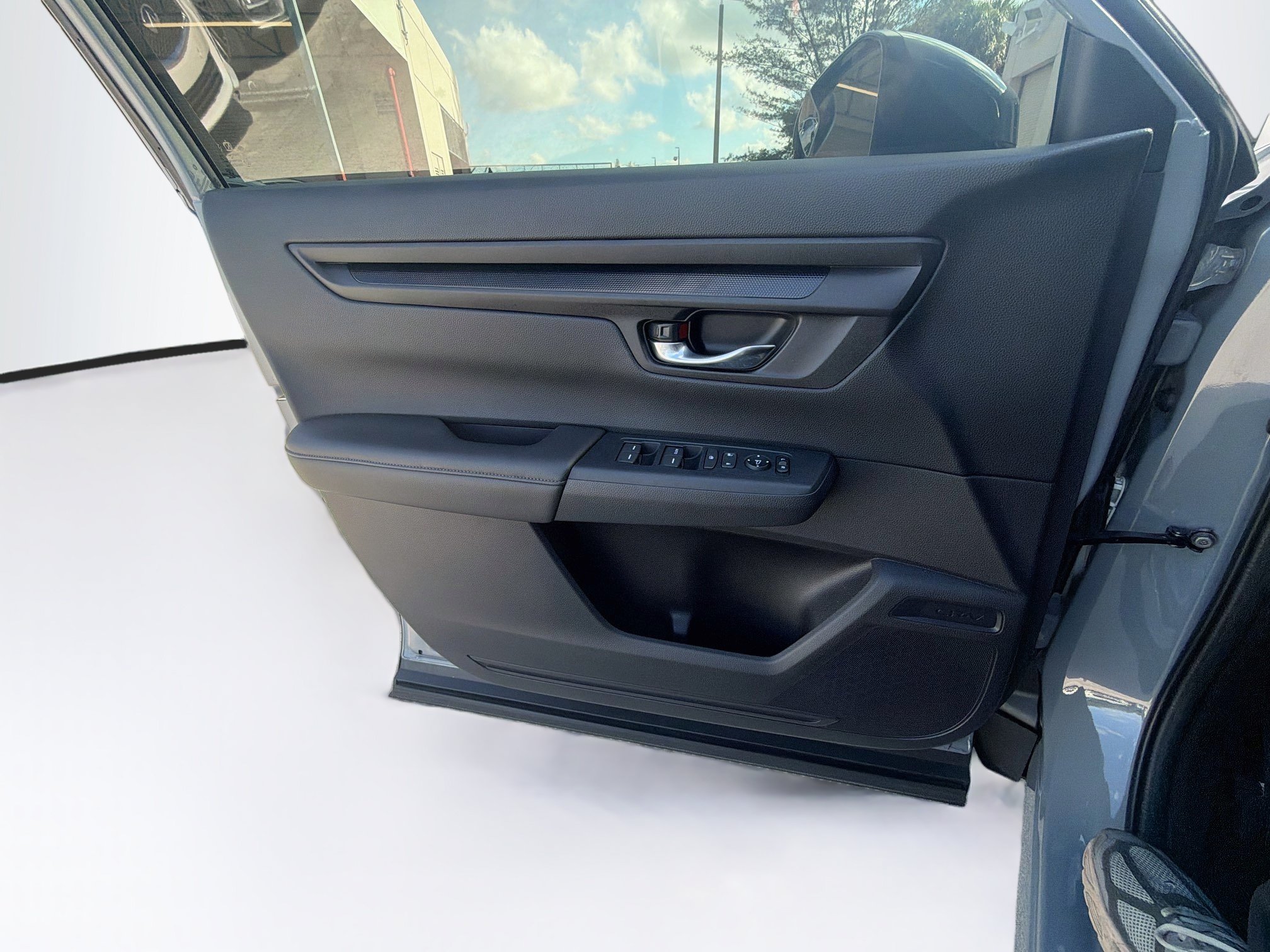 Certified 2025 Honda CR-V LX image 33