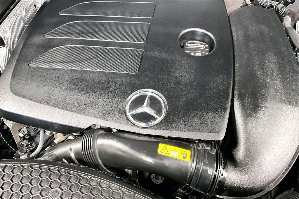 Used 2022 Mercedes-Benz GLC 300 w/ Premium Package Lite image 31