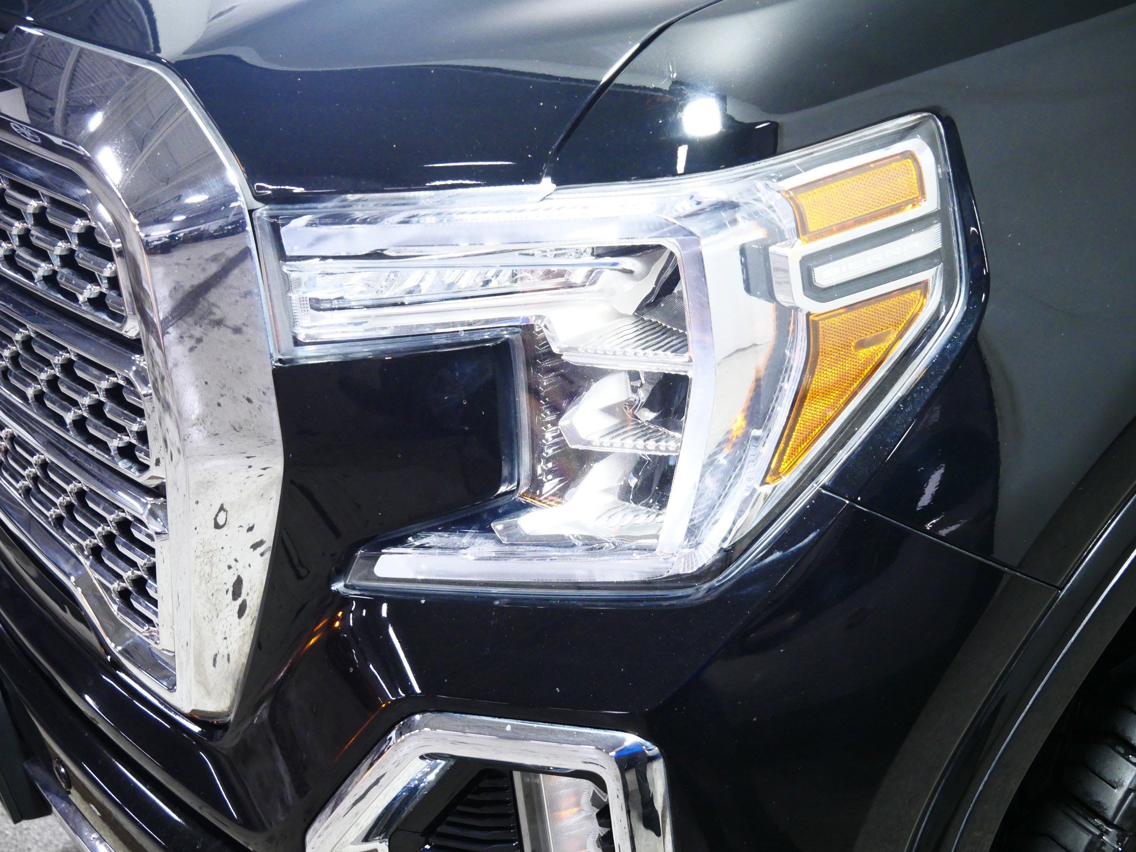 Used 2019 GMC Sierra 1500 Denali w/ Denali Ultimate Package AWD/4WD image 16
