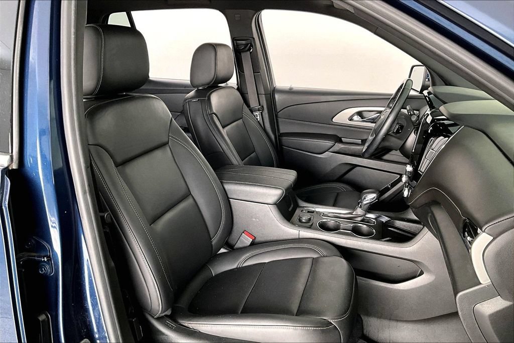 Used 2023 Chevrolet Traverse LT w/ LT Premium Package FWD image 9