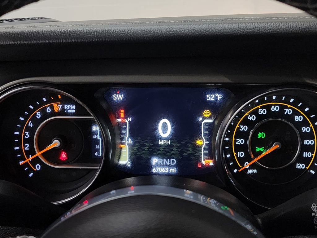 Used 2021 Jeep Wrangler Unlimited Sahara w/ Uconnect 4C Nav & Sound Group AWD/4WD image 14