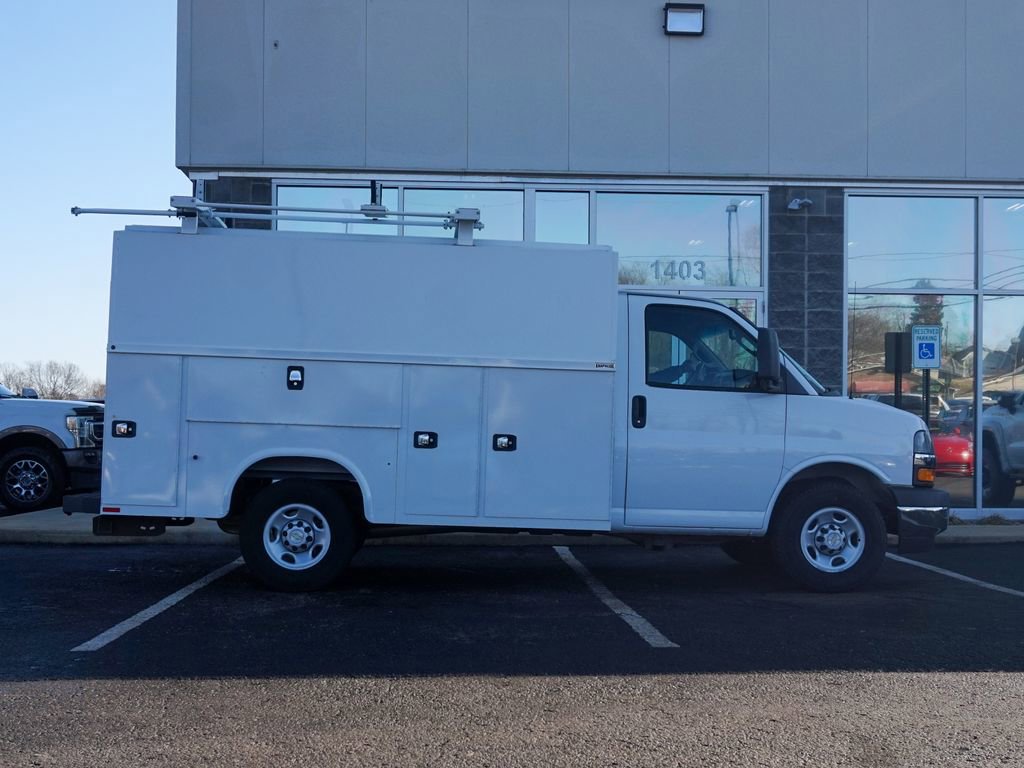 Used 2022 Chevrolet Express 3500 w/ Power Convenience Package image 2