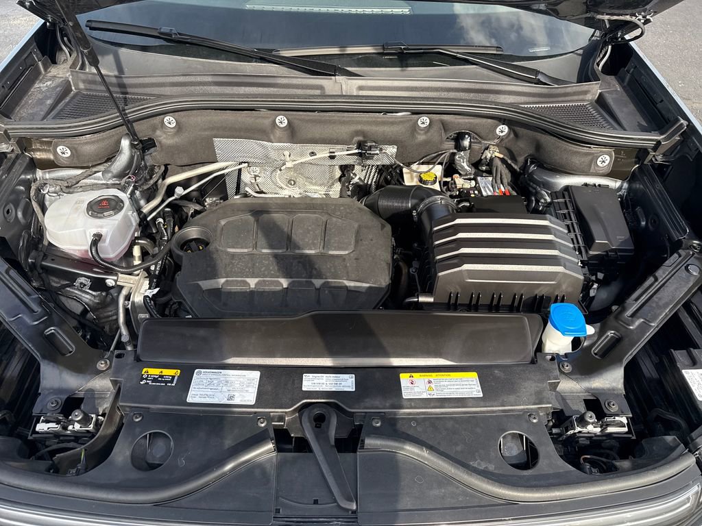 Used 2025 Volkswagen Atlas Cross Sport SE image 24