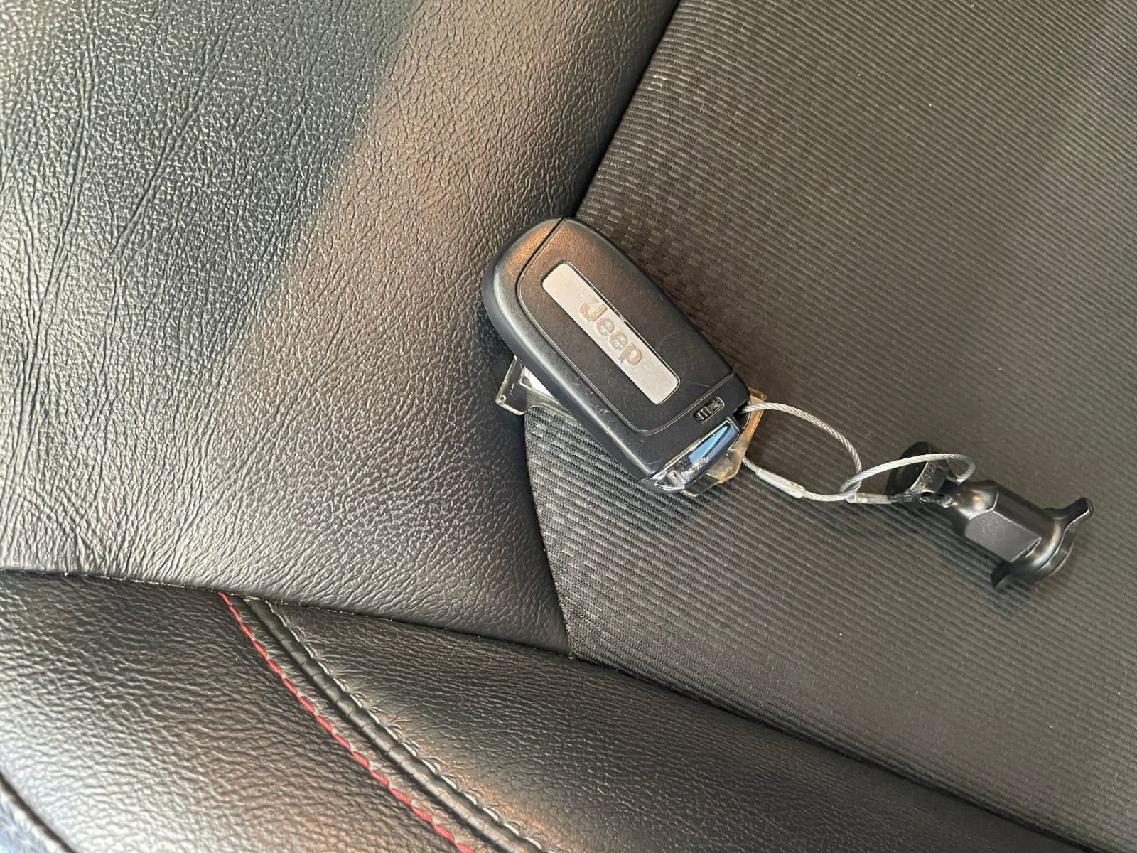 Used 2025 Jeep Compass Trailhawk AWD/4WD image 21