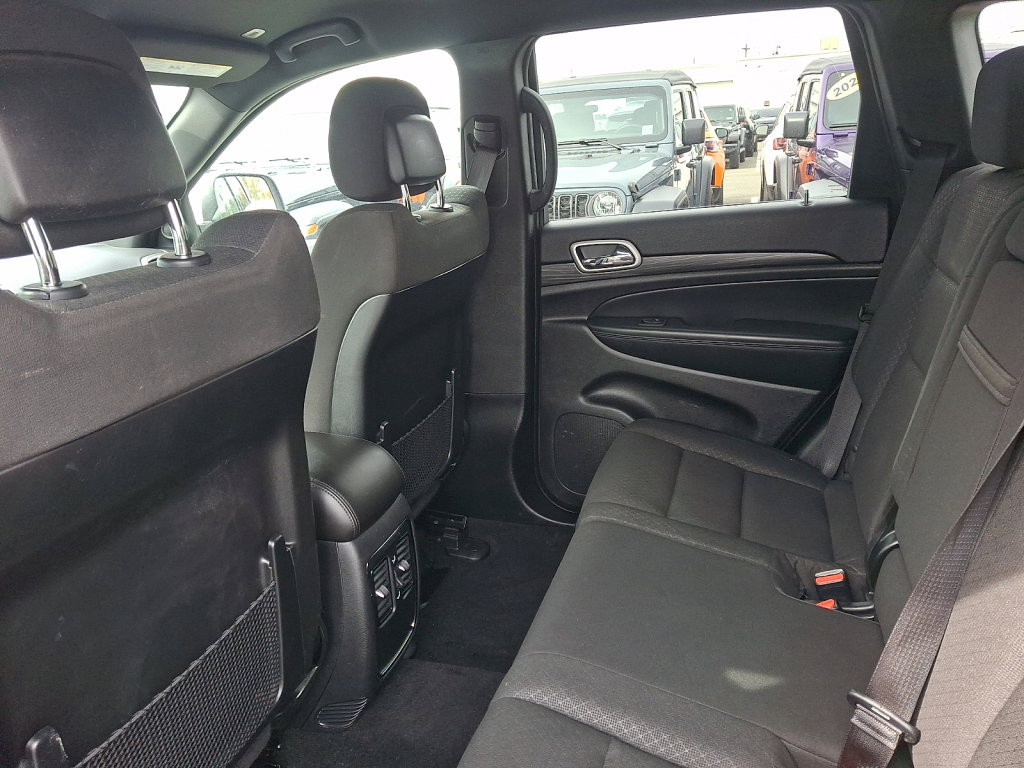 Used 2021 Jeep Grand Cherokee Laredo image 20