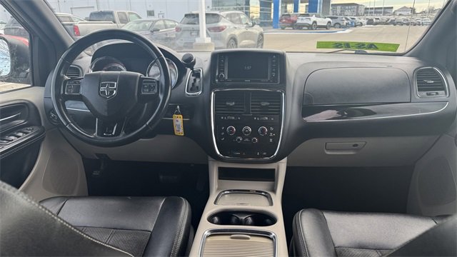 Used 2019 Dodge Grand Caravan SXT image 16