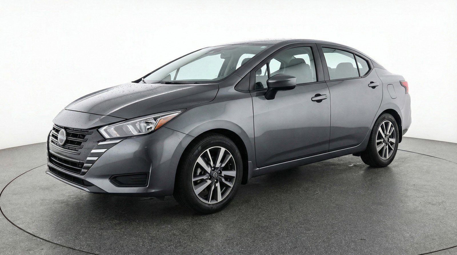 Used 2025 Nissan Versa SV image 3