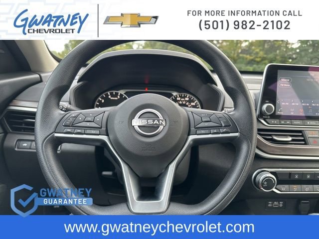 Used 2024 Nissan Altima 2.5 SV image 16