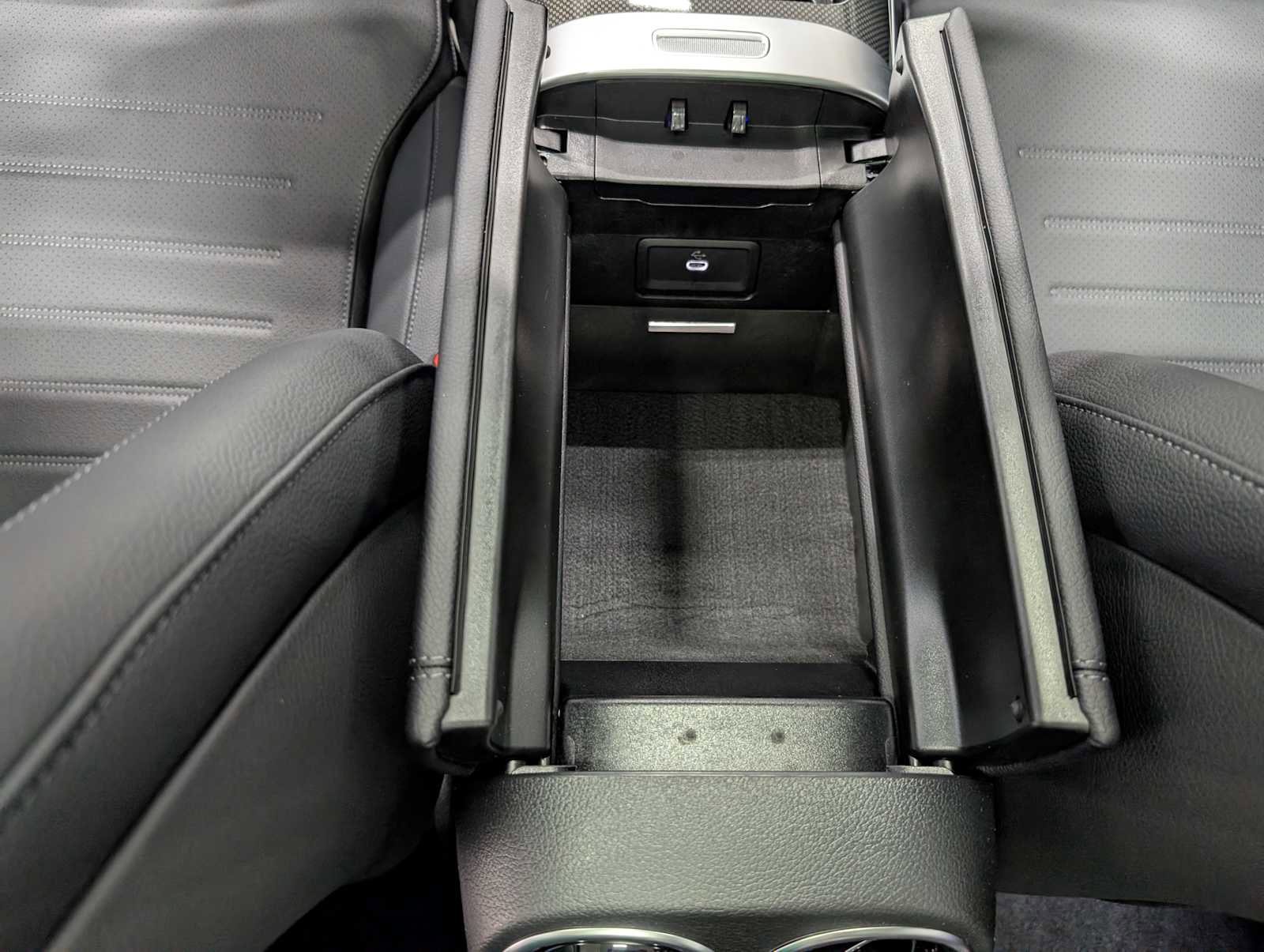 New 2025 Mercedes-Benz C 300 4MATIC Sedan image 19