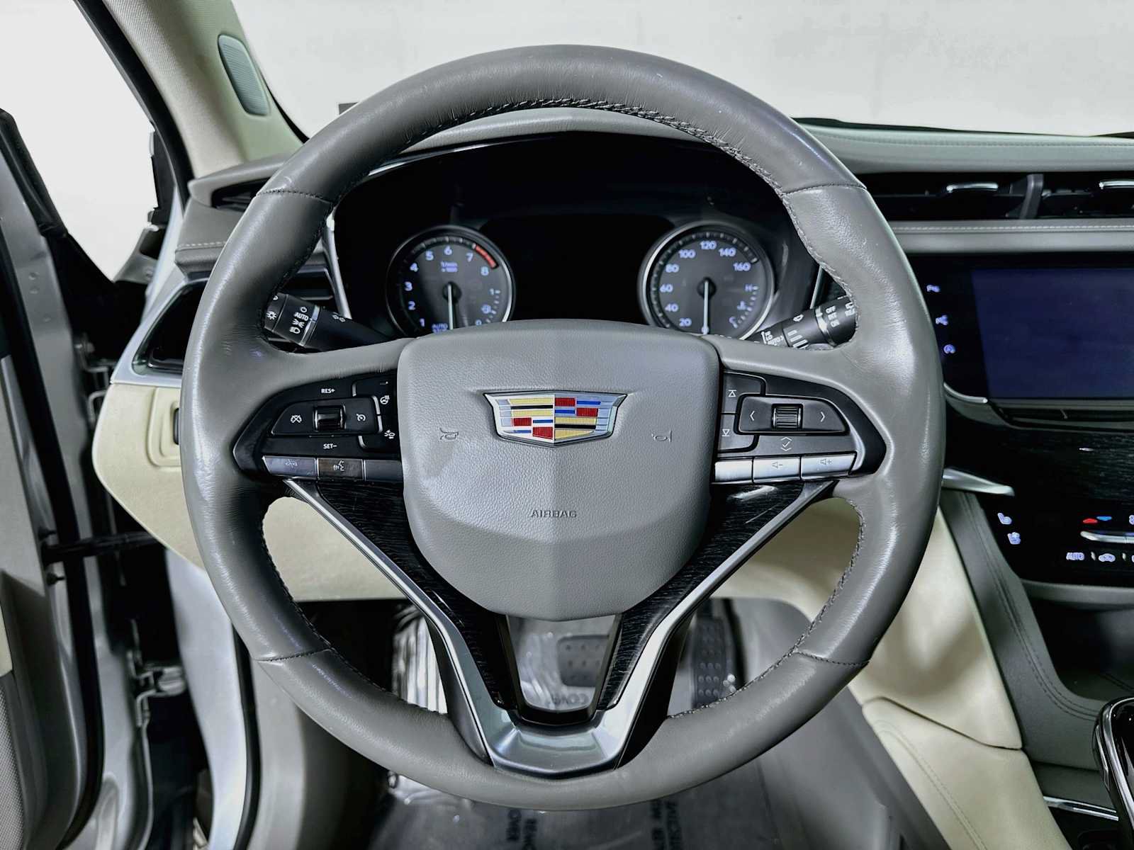 Used 2020 Cadillac XT6 Premium Luxury FWD image 11