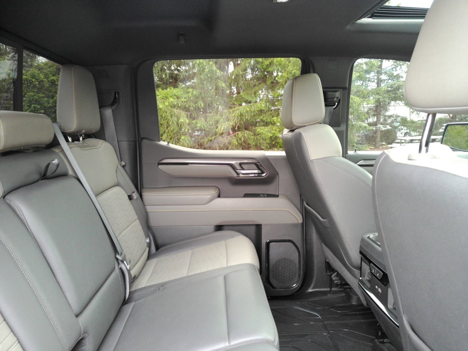 Certified 2022 Chevrolet Silverado 1500 ZR2 w/ Technology Package AWD/4WD image 18