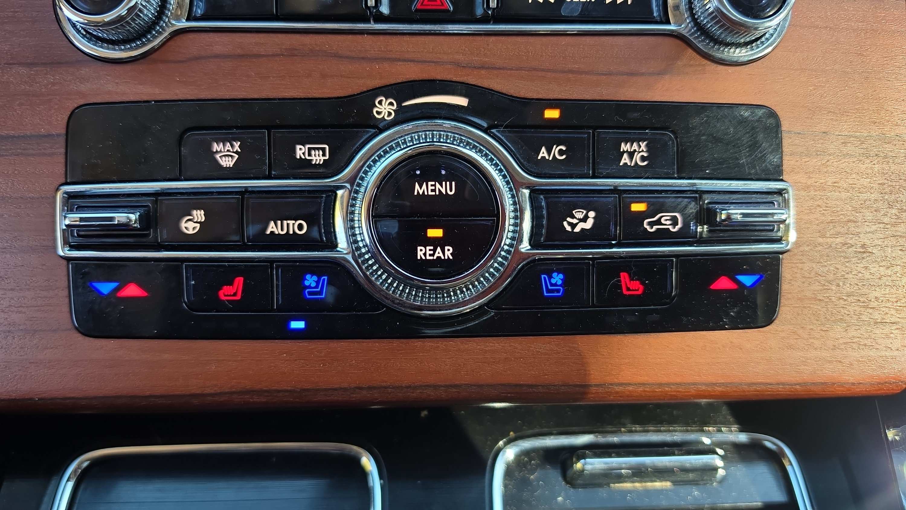 Used 2023 Lincoln Aviator Reserve w/ Elements Package Plus RWD image 25
