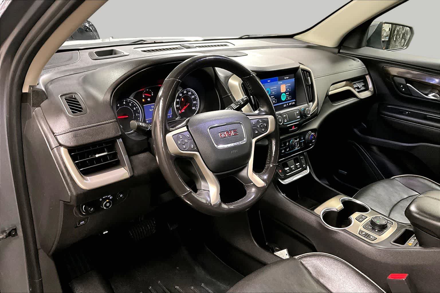 Used 2020 GMC Terrain Denali w/ Denali Premium Package AWD/4WD image 17