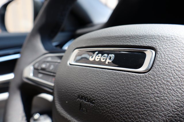 New 2025 Jeep Compass Limited image 24