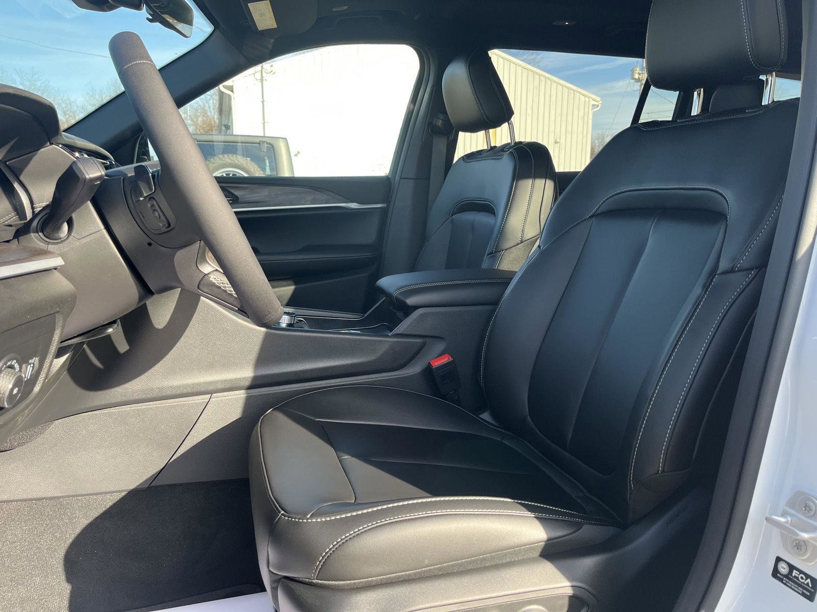 New 2026 Jeep Grand Cherokee L Limited w/ Limited Altitude Package image 15