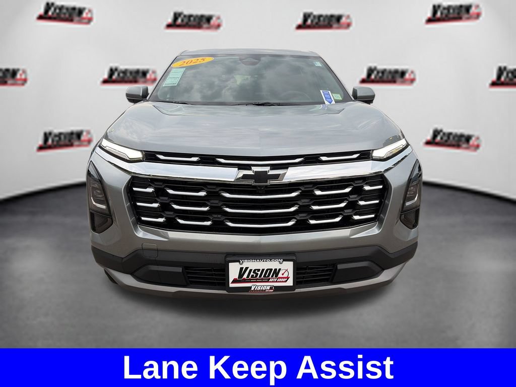 Used 2025 Chevrolet Equinox LT FWD image 2
