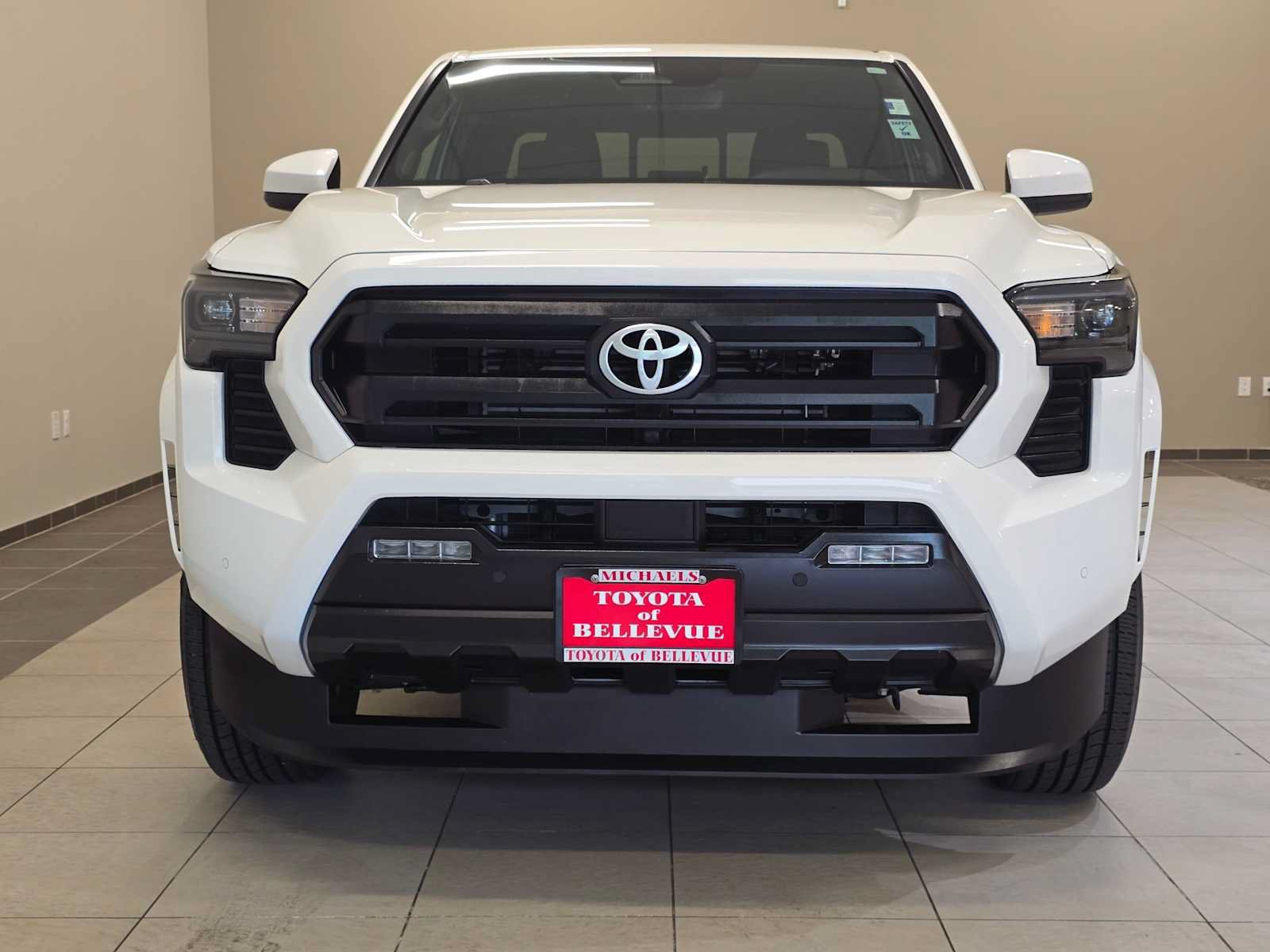 Certified 2025 Toyota Tacoma SR5 w/ SR5 Upgrade Package AWD/4WD image 6