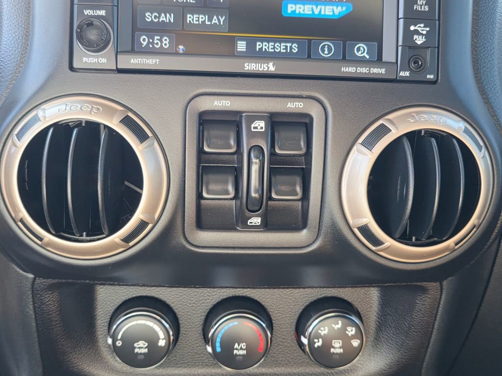 Used 2017 Jeep Wrangler Unlimited Sahara image 18