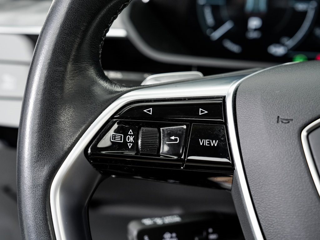 Used 2024 Audi Q8 e-tron Premium Plus image 12