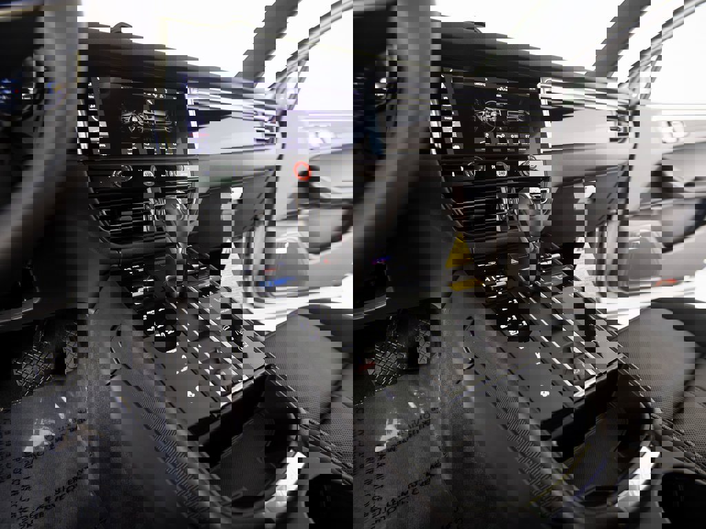 New 2026 Porsche Macan S image 22