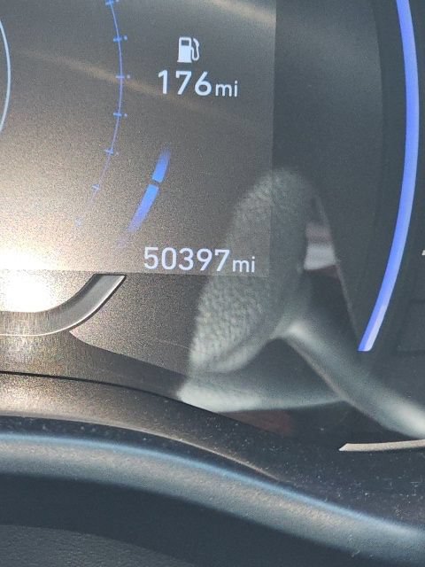 Used 2019 Hyundai Santa Fe SEL FWD image 13