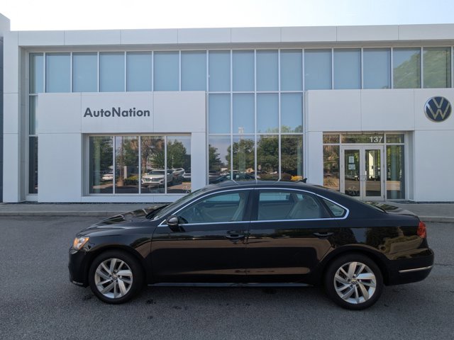 Used 2018 Volkswagen Passat 2.0T SE FWD image 2