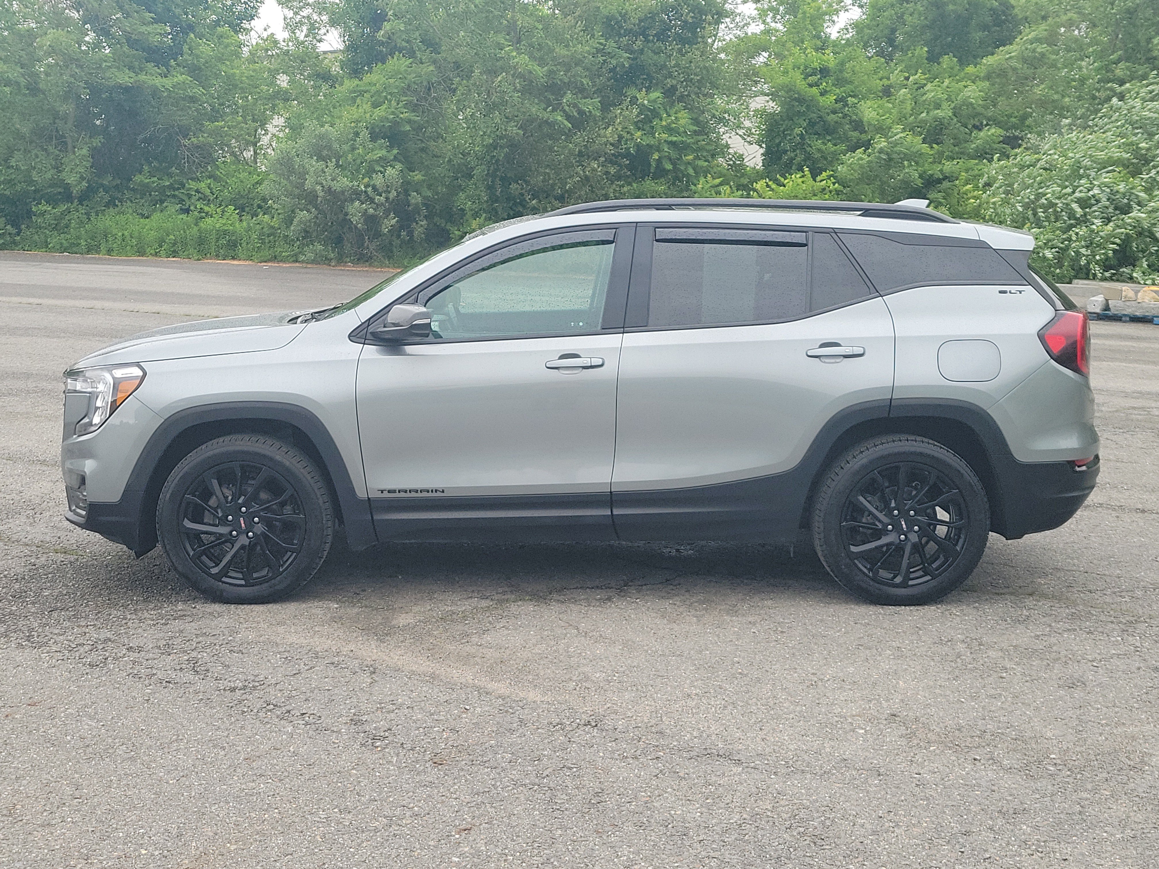 Used 2023 GMC Terrain SLT w/ Infotainment Package II AWD/4WD image 8
