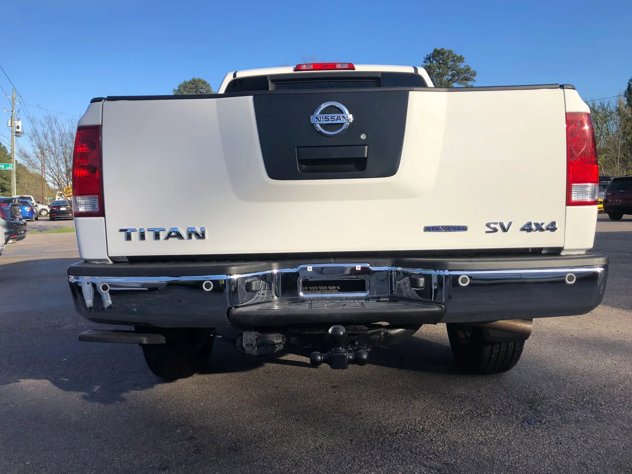 Used 2012 Nissan Titan SV w/ SV Premium Utility Pkg image 4