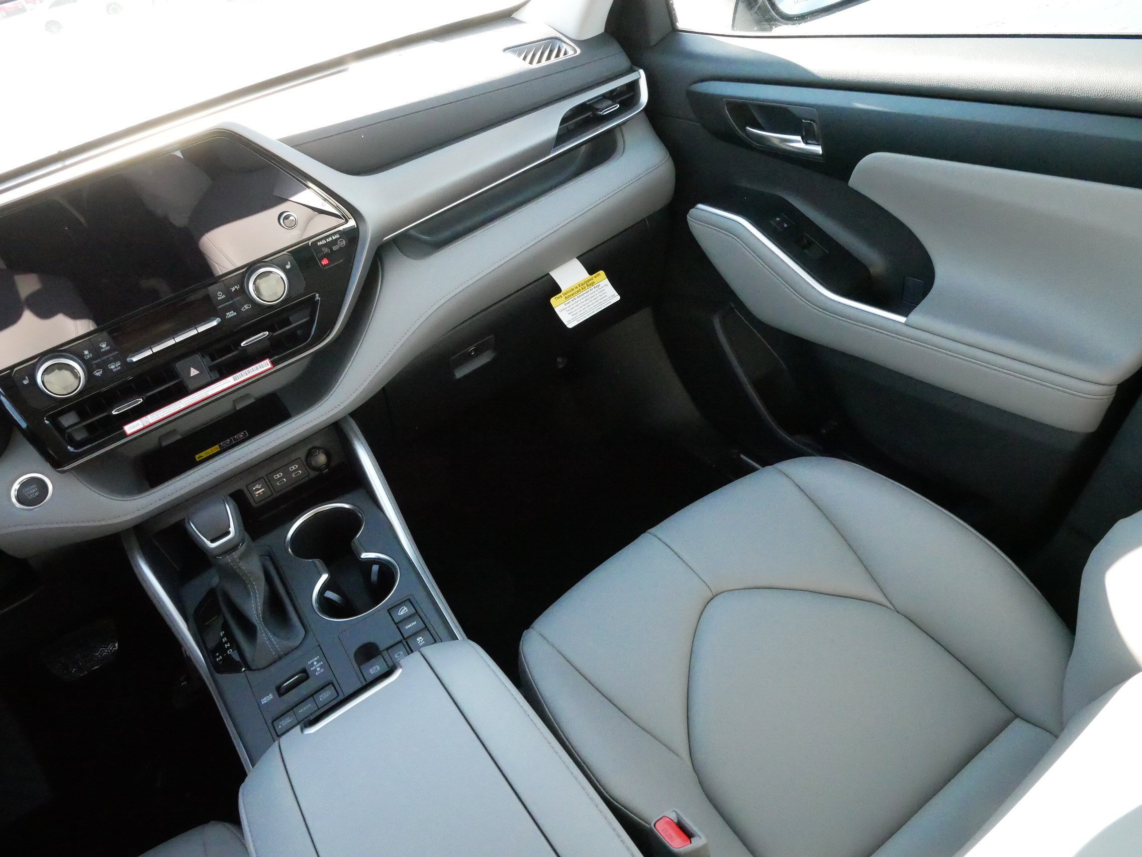 Certified 2026 Toyota Highlander XLE image 11