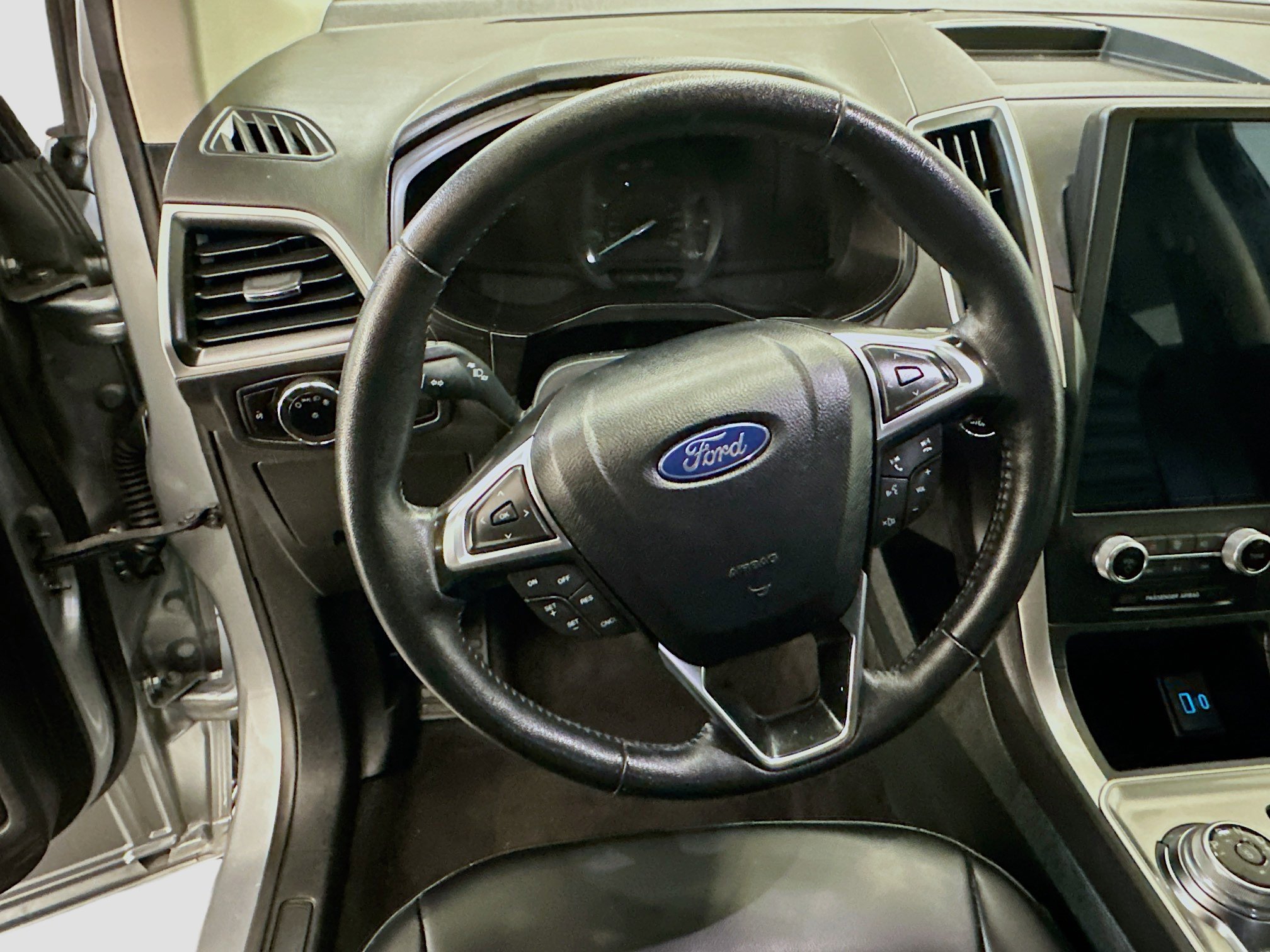 Used 2024 Ford Edge SEL AWD/4WD image 18