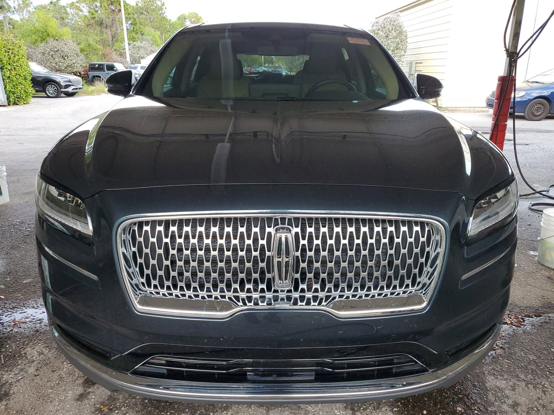 Used 2023 Lincoln Nautilus FWD w/ Premium Package image 2