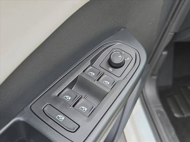 New 2026 Volkswagen Taos SE FWD image 5