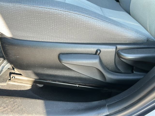 Used 2015 Toyota Corolla L image 21