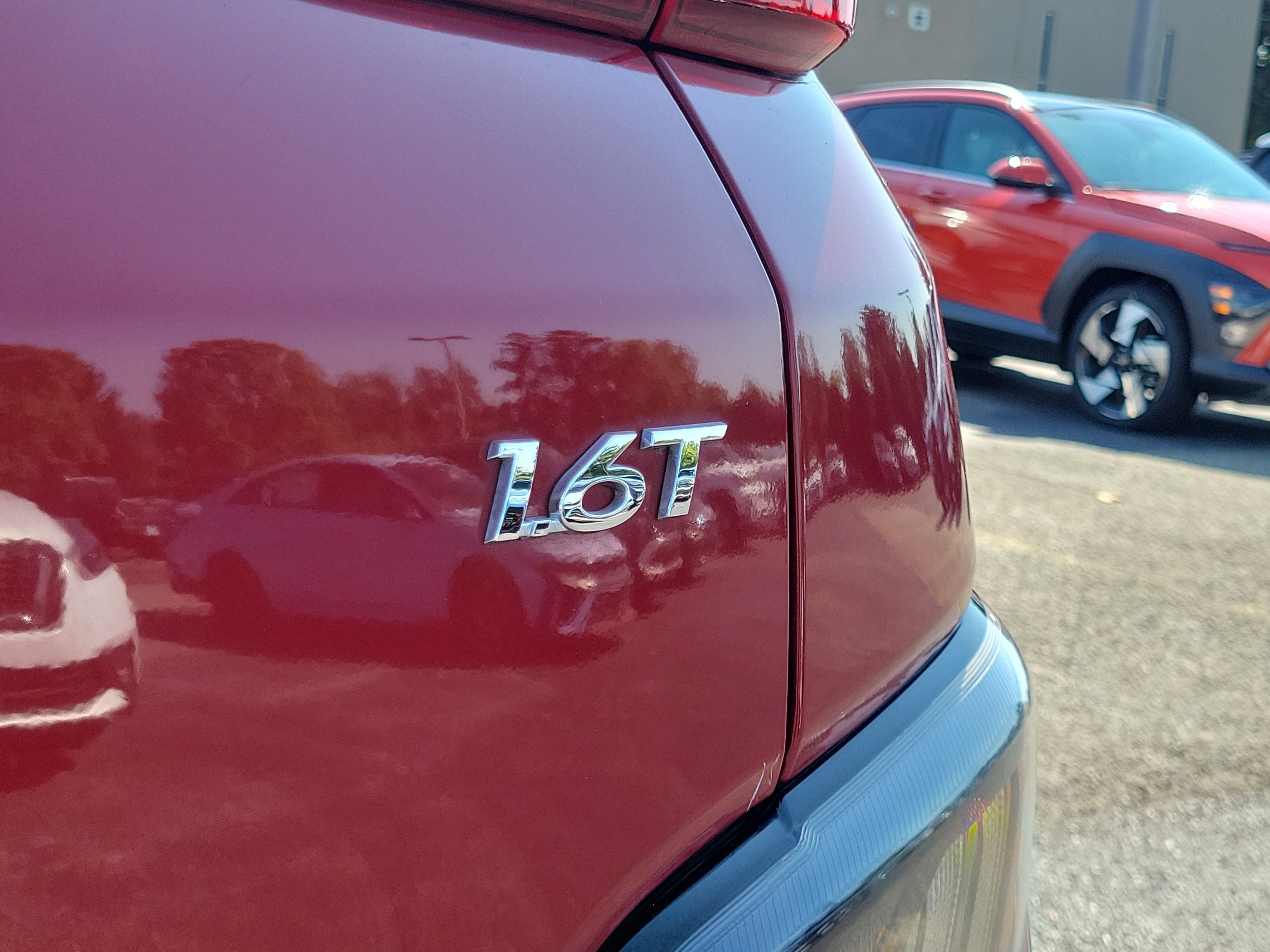 Used 2022 Hyundai Kona Limited FWD image 7