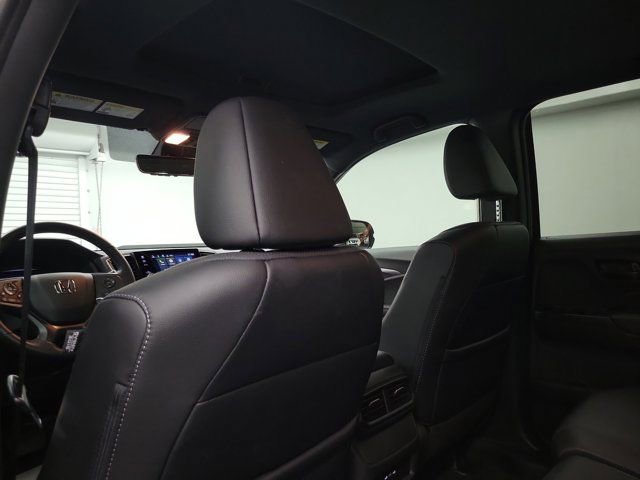 Certified 2025 Honda Passport EX-L image 13