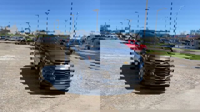 Used 2018 Chevrolet Trax LT w/ LT Convenience Package image 3