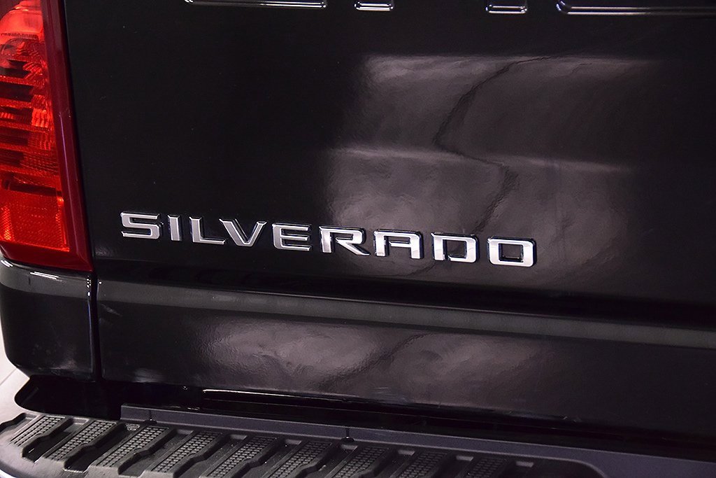 Used 2025 Chevrolet Silverado 2500 LT w/ Convenience Package image 12