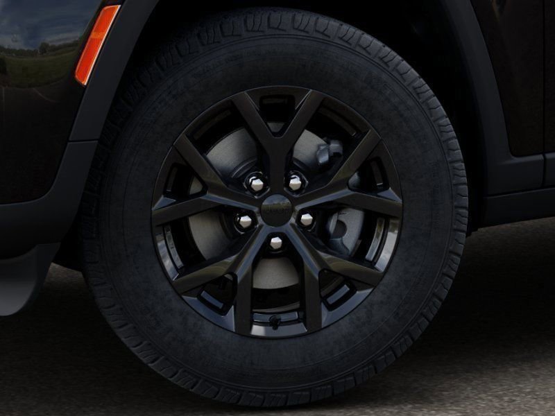 New 2026 Jeep Grand Cherokee Altitude image 8