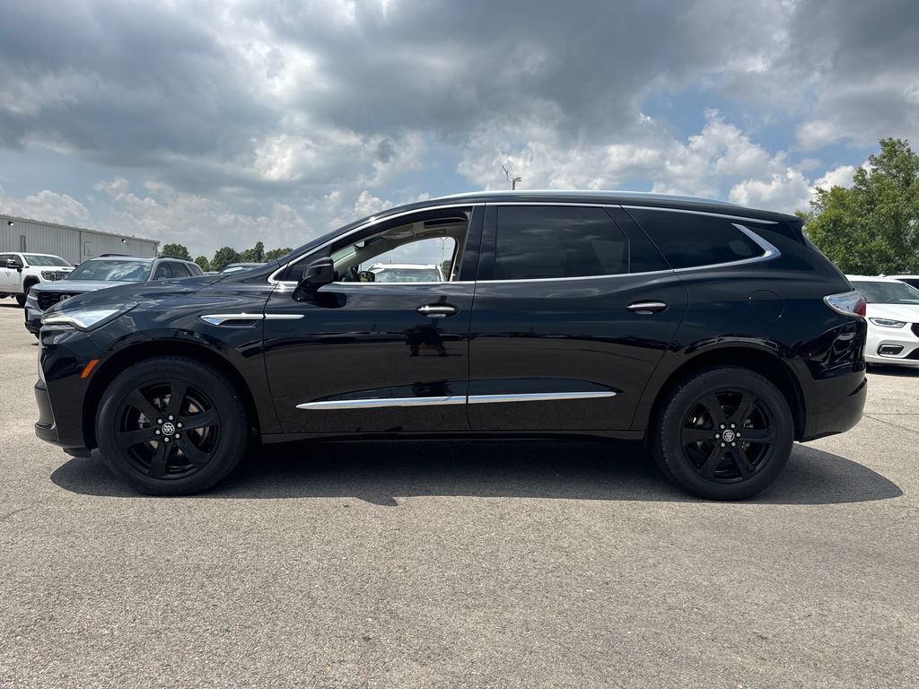 Used 2023 Buick Enclave Essence w/ Experience Buick Package FWD image 3