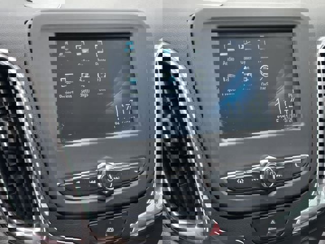 Used 2018 Chevrolet Equinox LT image 17