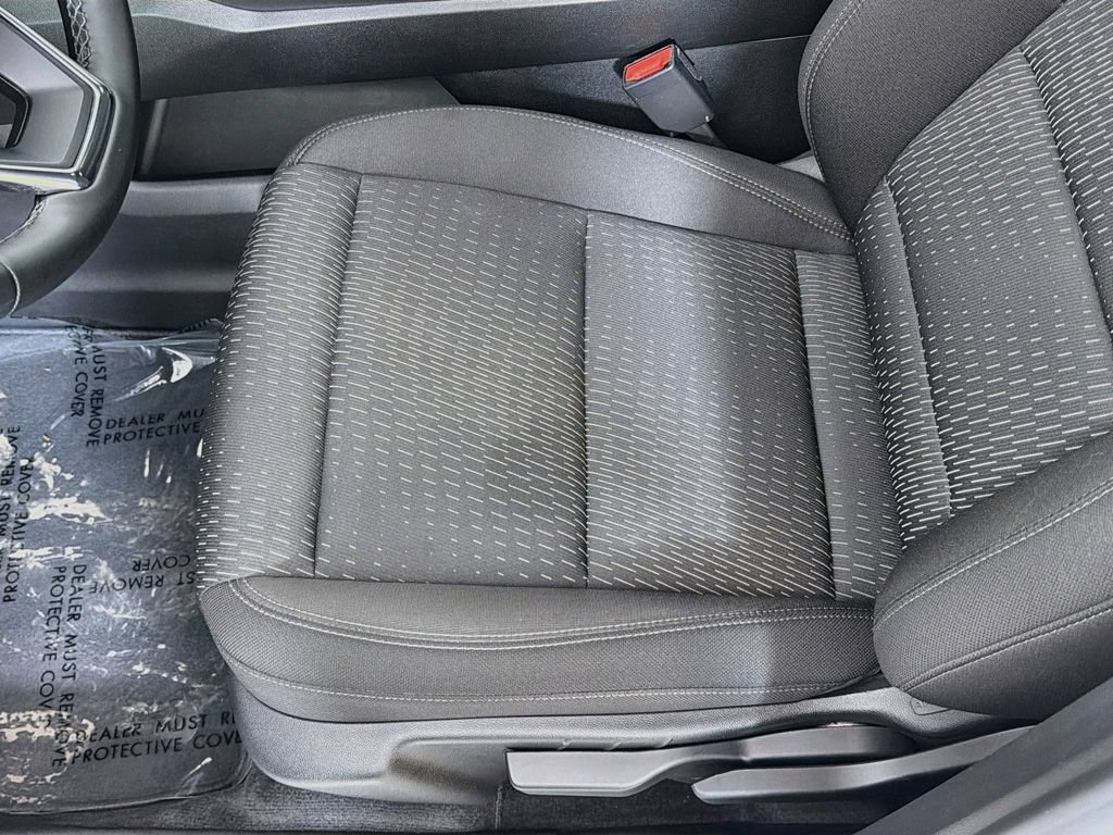 Used 2026 Chevrolet Equinox LT FWD image 24