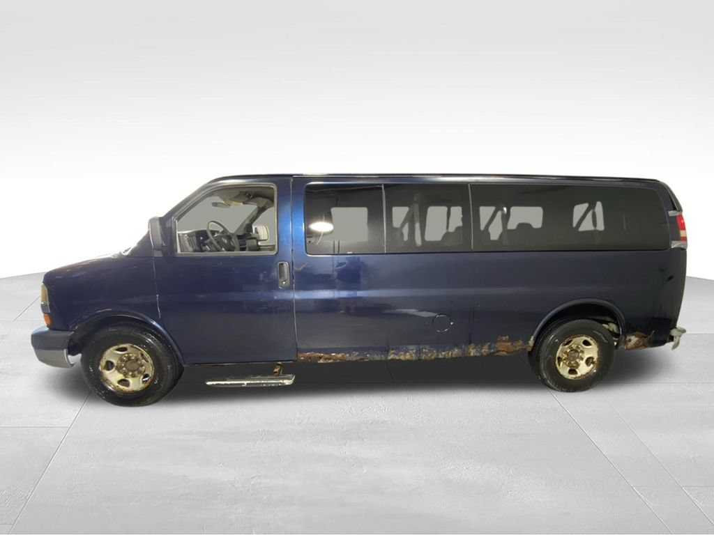 Used 2010 Chevrolet Express 3500 LT w/ LT Preferred Equipment Group RWD image 7