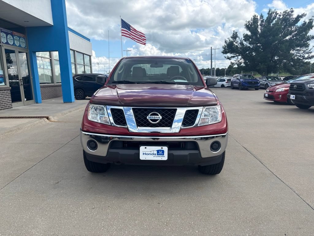 Used 2011 Nissan Frontier SV AWD/4WD image 2