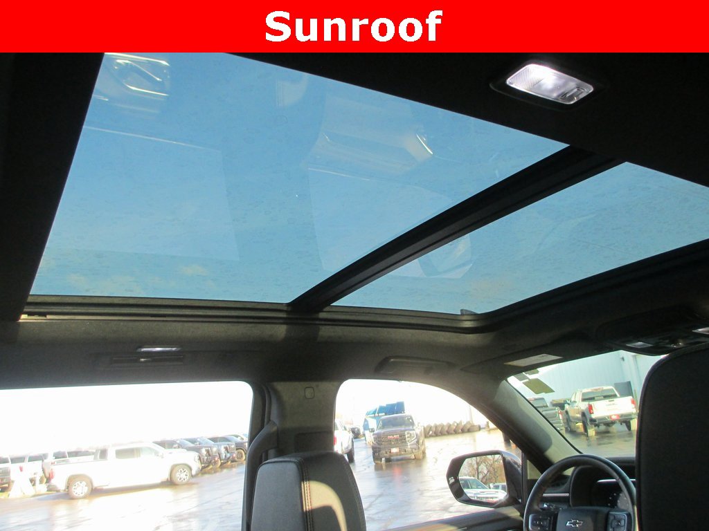 Certified 2024 Chevrolet Suburban RST w/ Sport Performance Package image 15