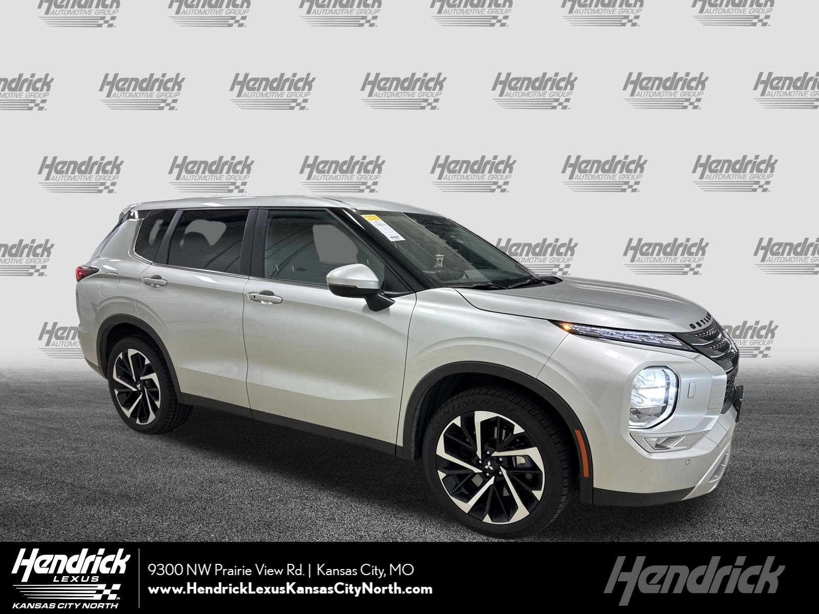 Used 2024 Mitsubishi Outlander SE AWD/4WD image 1