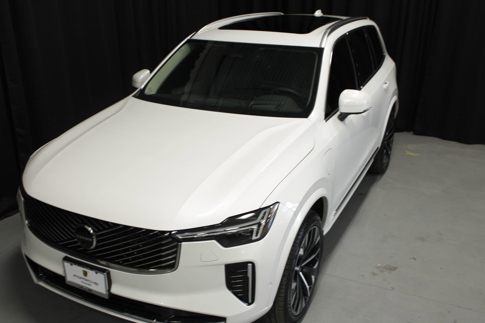 Used 2025 Volvo XC90 T8 Ultra image 9