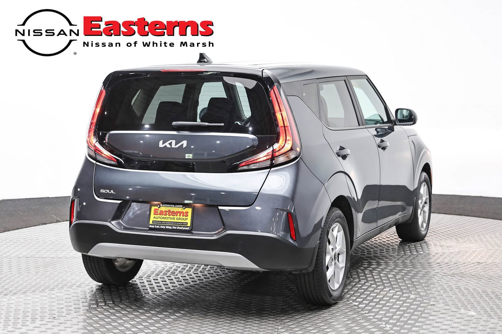 Used 2023 Kia Soul LX w/ LX Technology Package FWD image 5