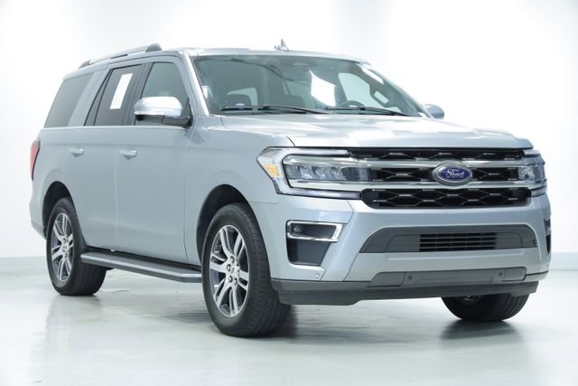 Used 2023 Ford Expedition Limited image 3