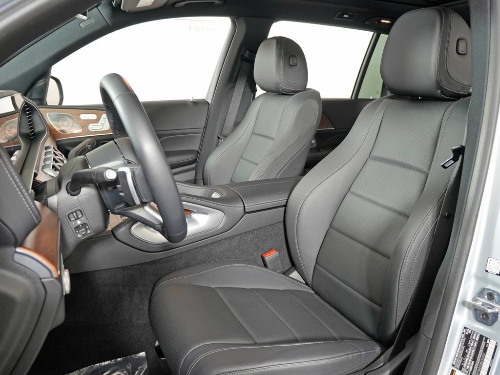 Used 2025 Mercedes-Benz GLS 450 4MATIC w/ AMG Line Exterior image 10